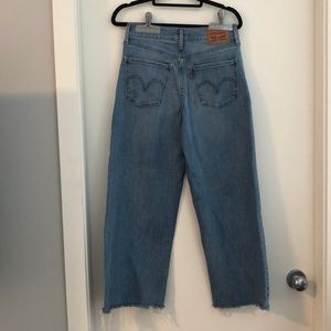 Levi’s cut off wide leg Cropped Jeans - 27